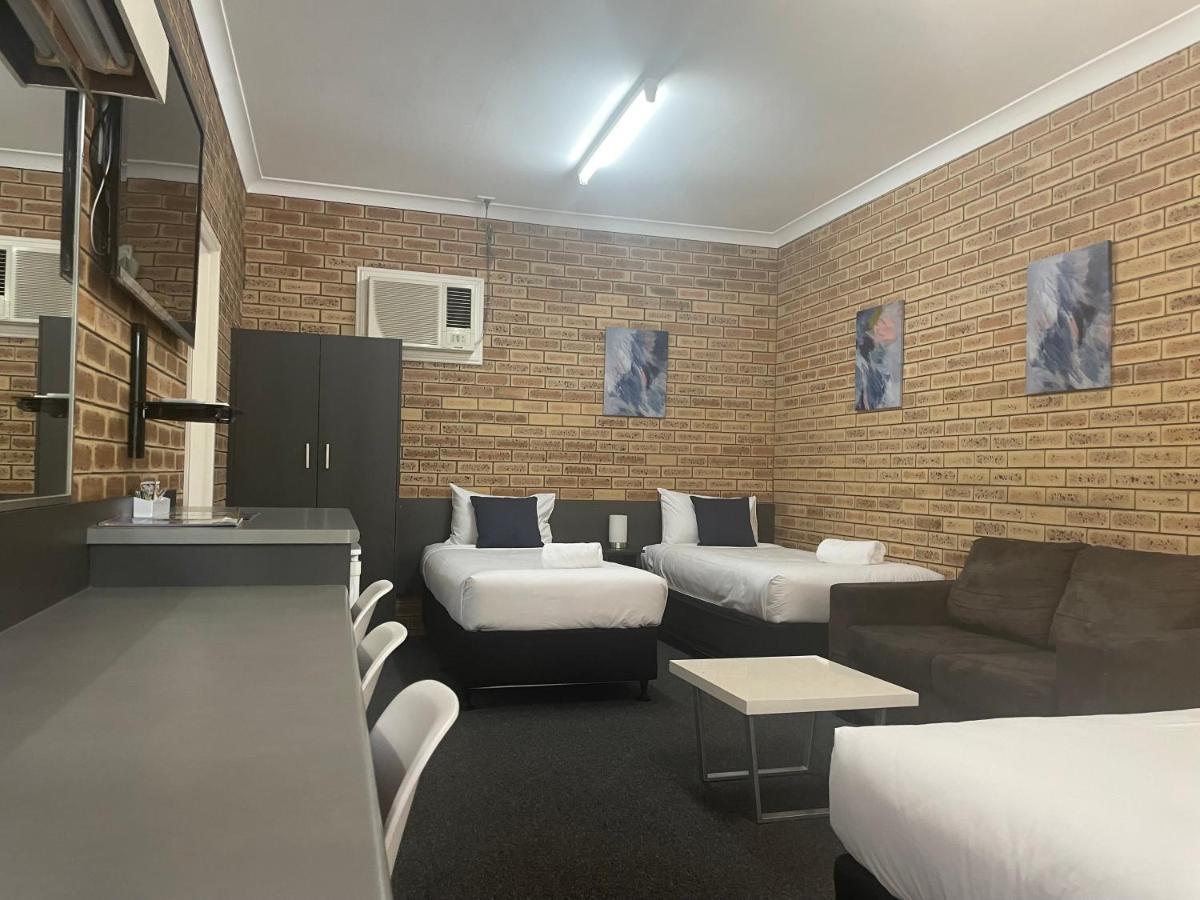 Blue Violet Motor Inn Toowoomba Zewnętrze zdjęcie