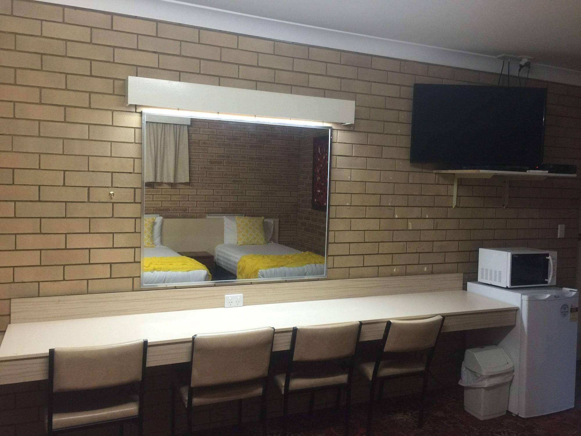 Blue Violet Motor Inn Toowoomba Zewnętrze zdjęcie