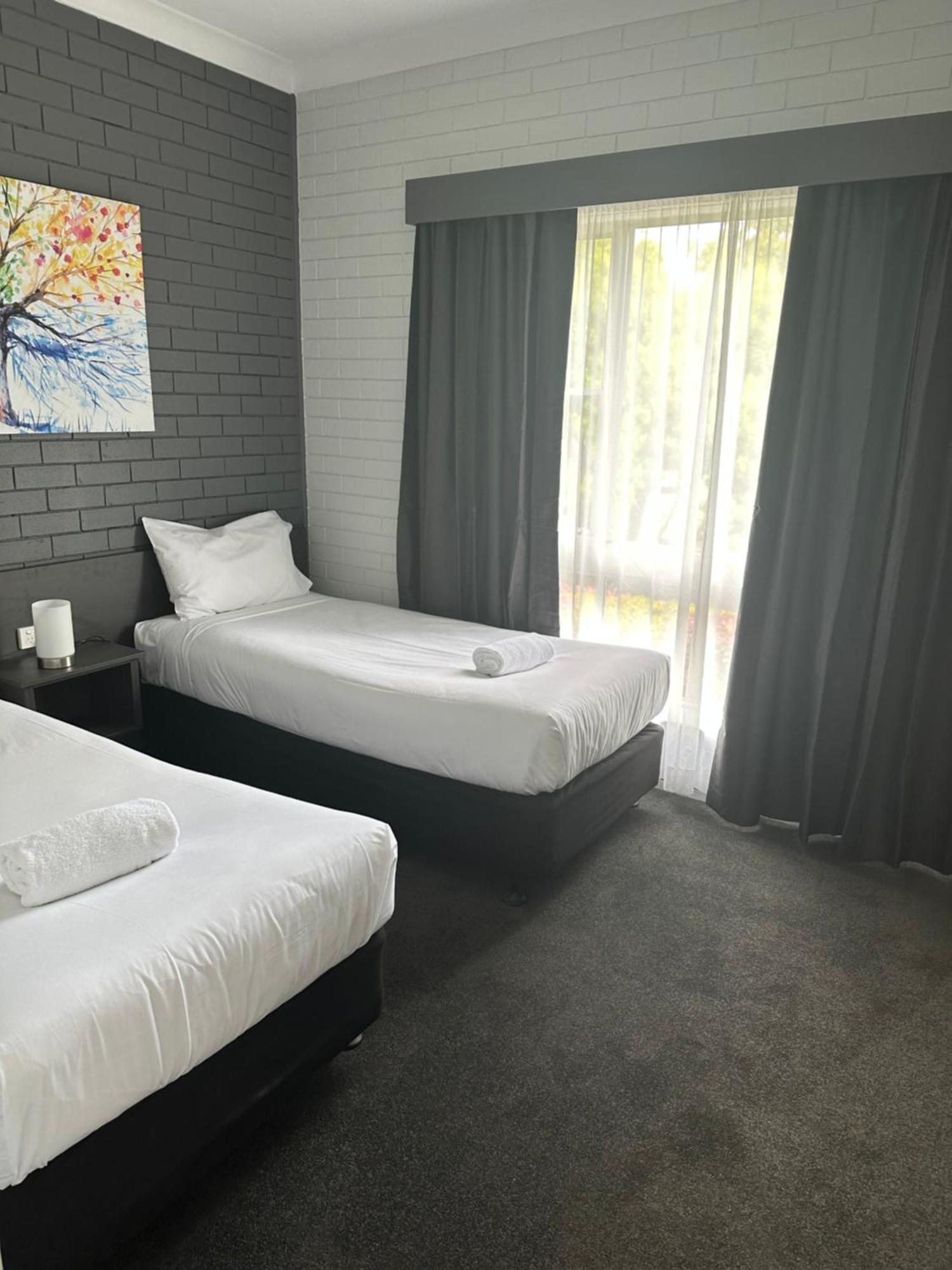 Blue Violet Motor Inn Toowoomba Zewnętrze zdjęcie
