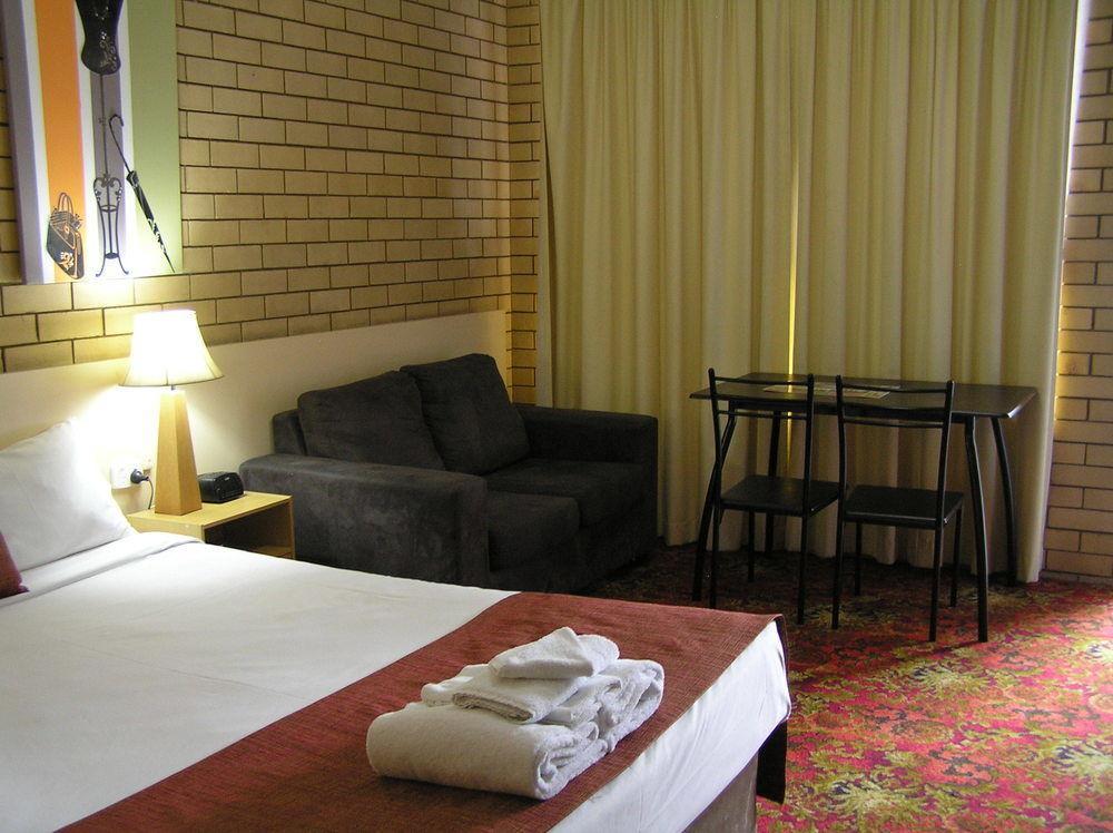 Blue Violet Motor Inn Toowoomba Zewnętrze zdjęcie
