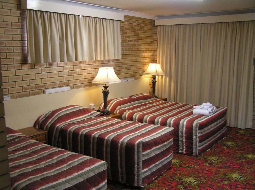 Blue Violet Motor Inn Toowoomba Zewnętrze zdjęcie